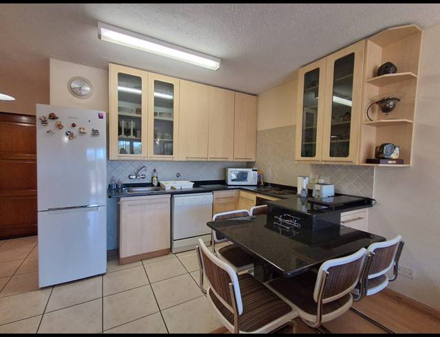 2 BEDROOM TOWNHOUSE FOR SALE IN PEACEHAVEN